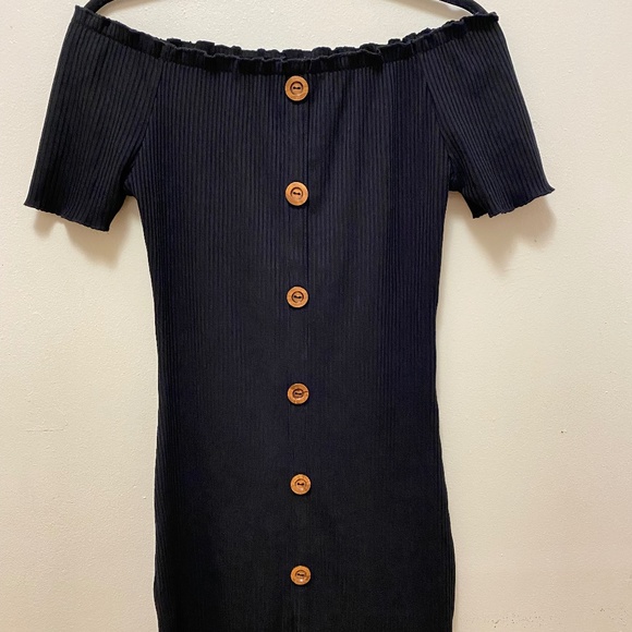 Off Shoulder Lettuce Trim Buttoned Dress - Picture 1 of 4